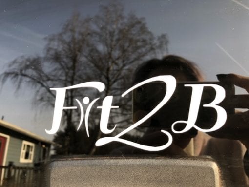 Beth with smartphone and logo - fit2b.com