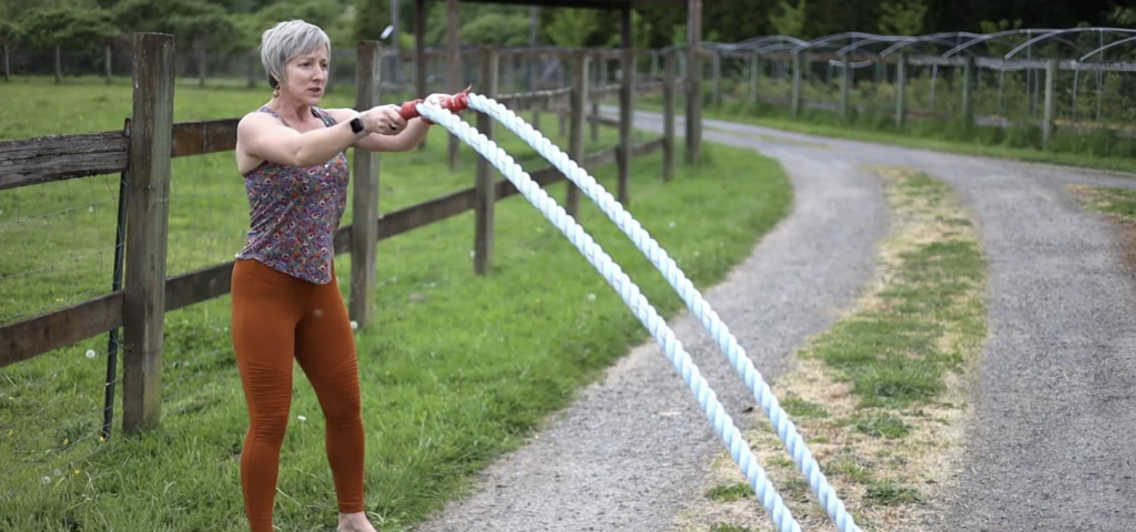 How to workout with Battle Ropes at Home if you have Diastasis Recti - fit2b.com